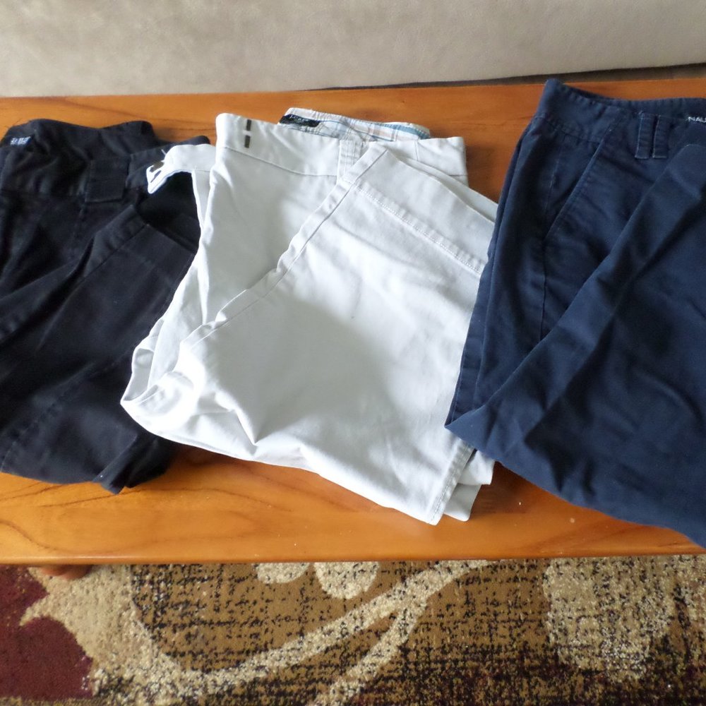 3 Pairs of Capris - ANA / J CREW / NAUTICA